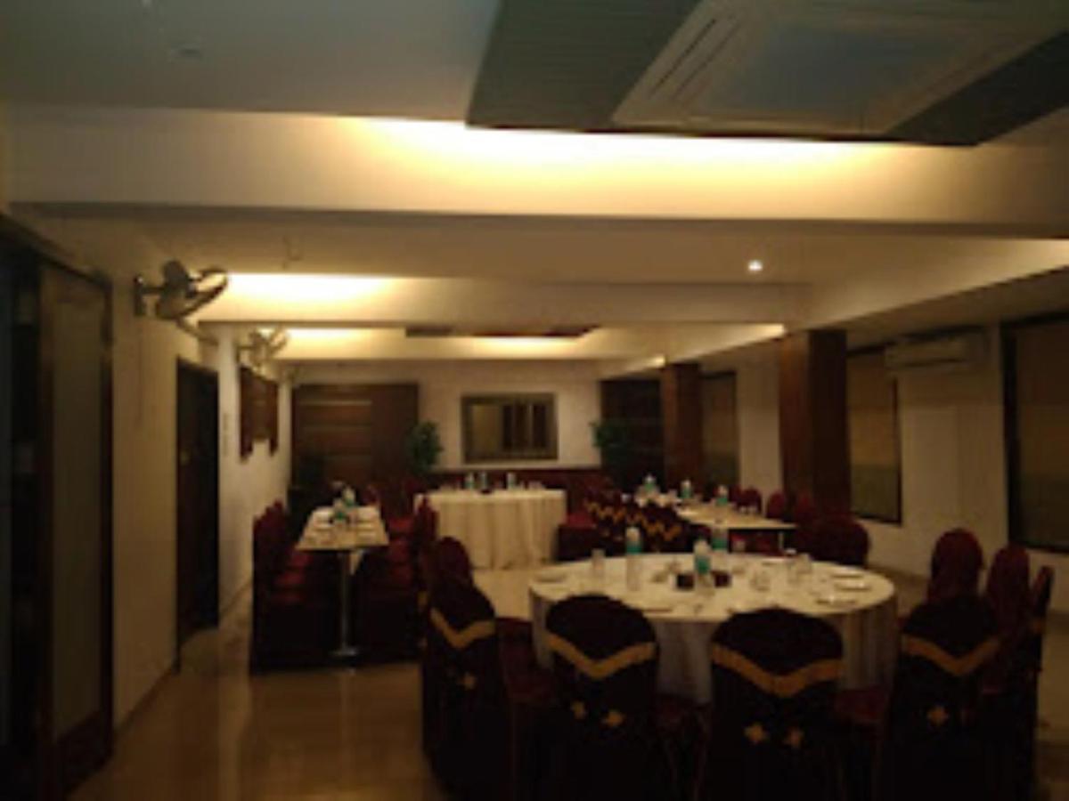 Hotel Sai Saya,Nashik Ngoại thất bức ảnh