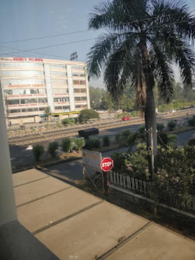 Hotel Sai Saya,Nashik Ngoại thất bức ảnh
