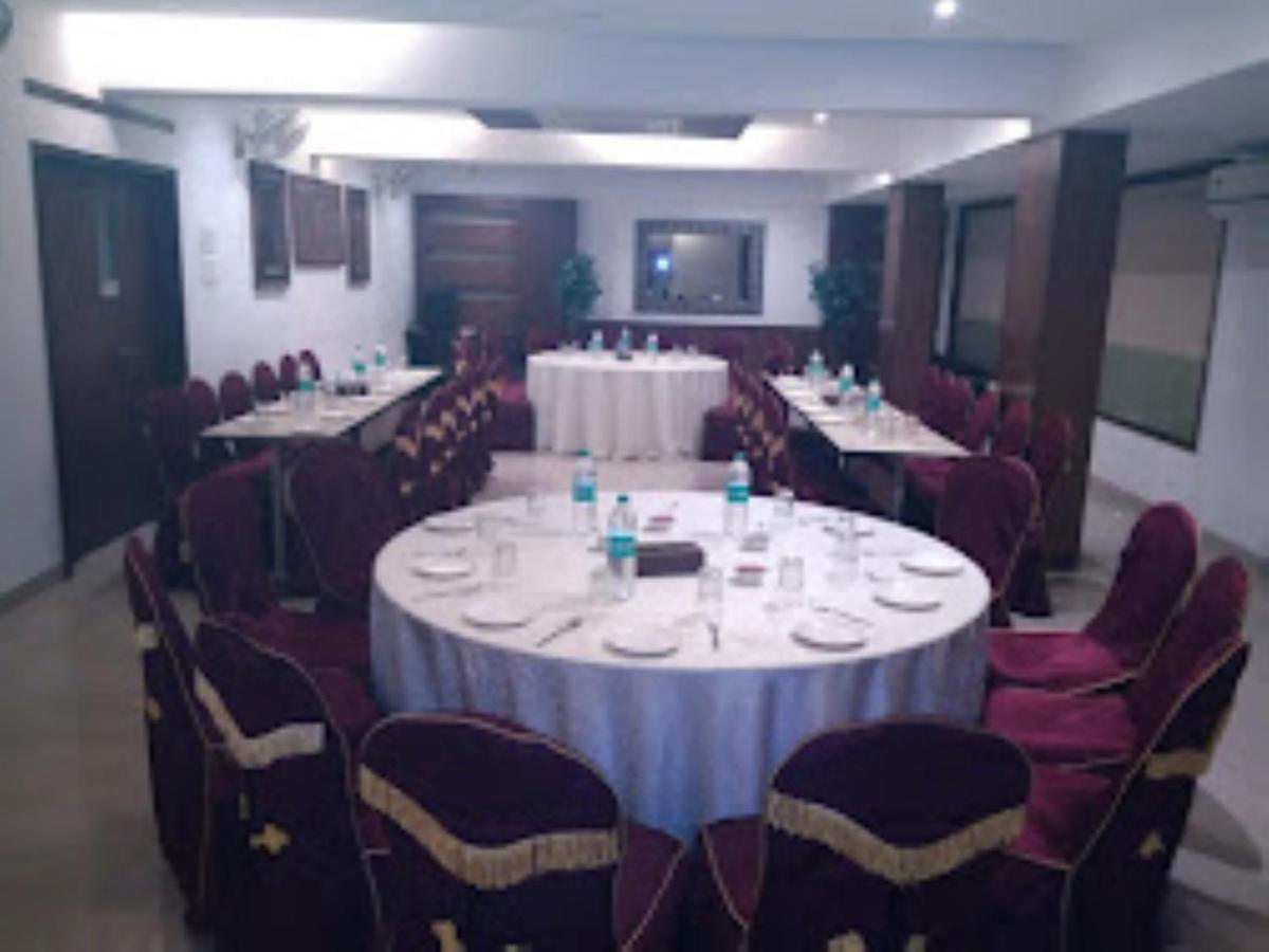Hotel Sai Saya,Nashik Ngoại thất bức ảnh